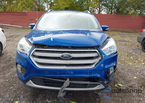 2017 Ford Escape Titanium z USA, uszkodzony, nr VIN 1FMCU0JD9HUF05442